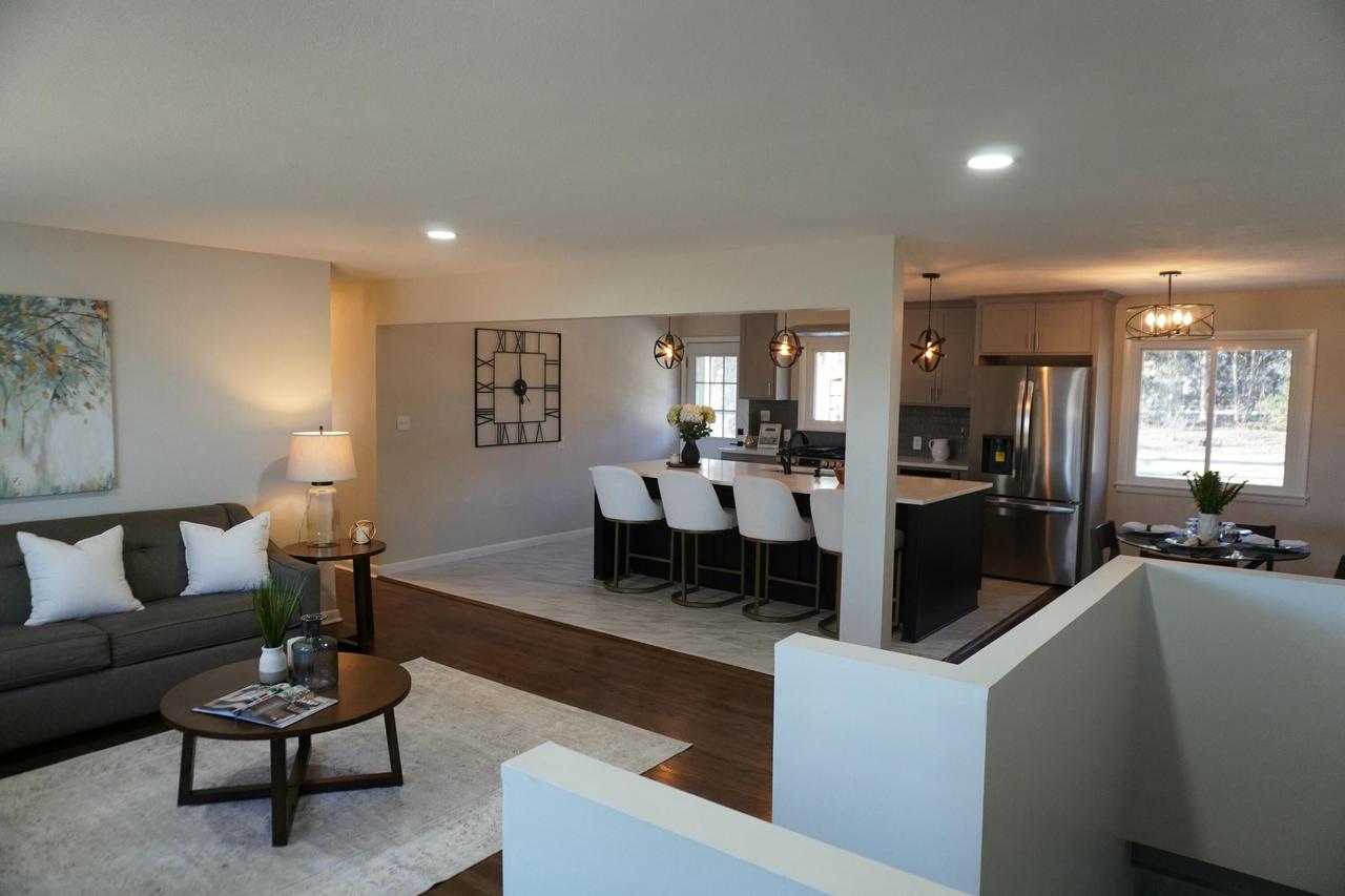 3885 Glen Echo DRIVE