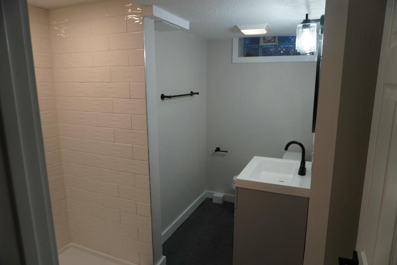 3885 Glen Echo DRIVE