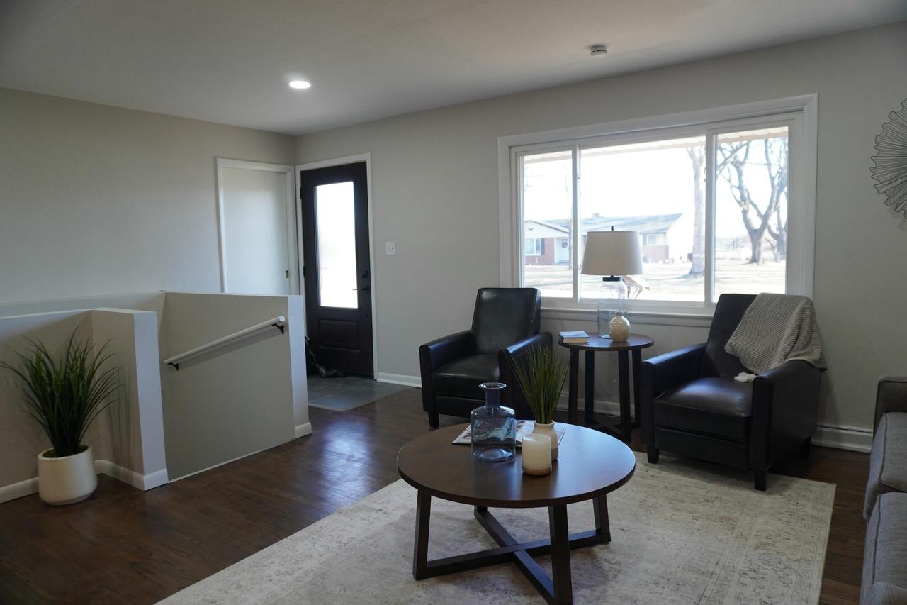 3885 Glen Echo DRIVE