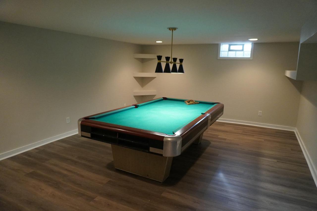 3885 Glen Echo DRIVE