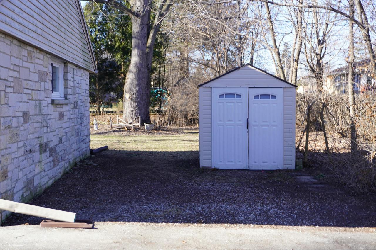 3885 Glen Echo DRIVE