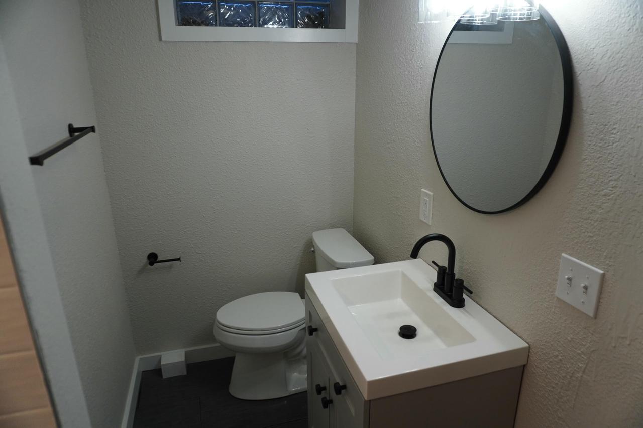 3885 Glen Echo DRIVE