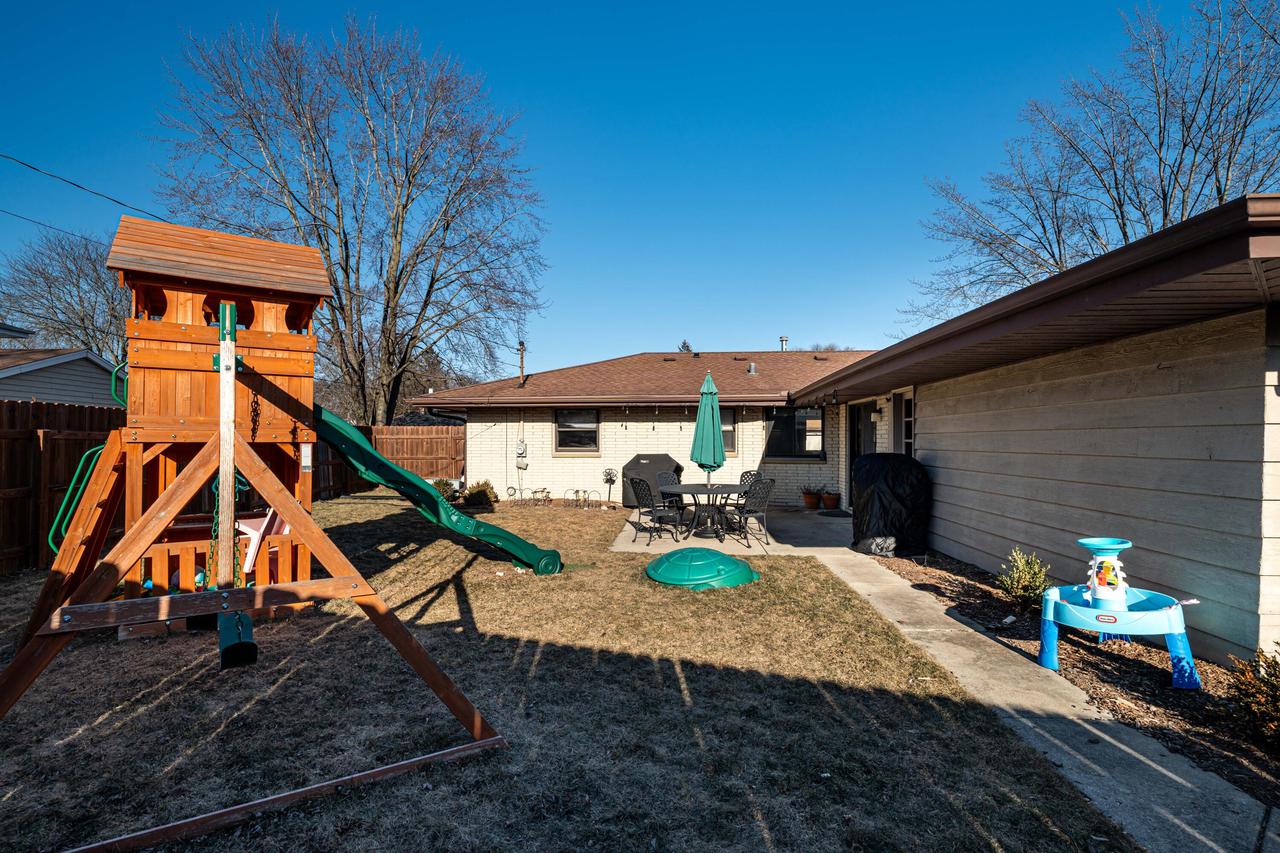 N90W17630 Saint Stevens DRIVE