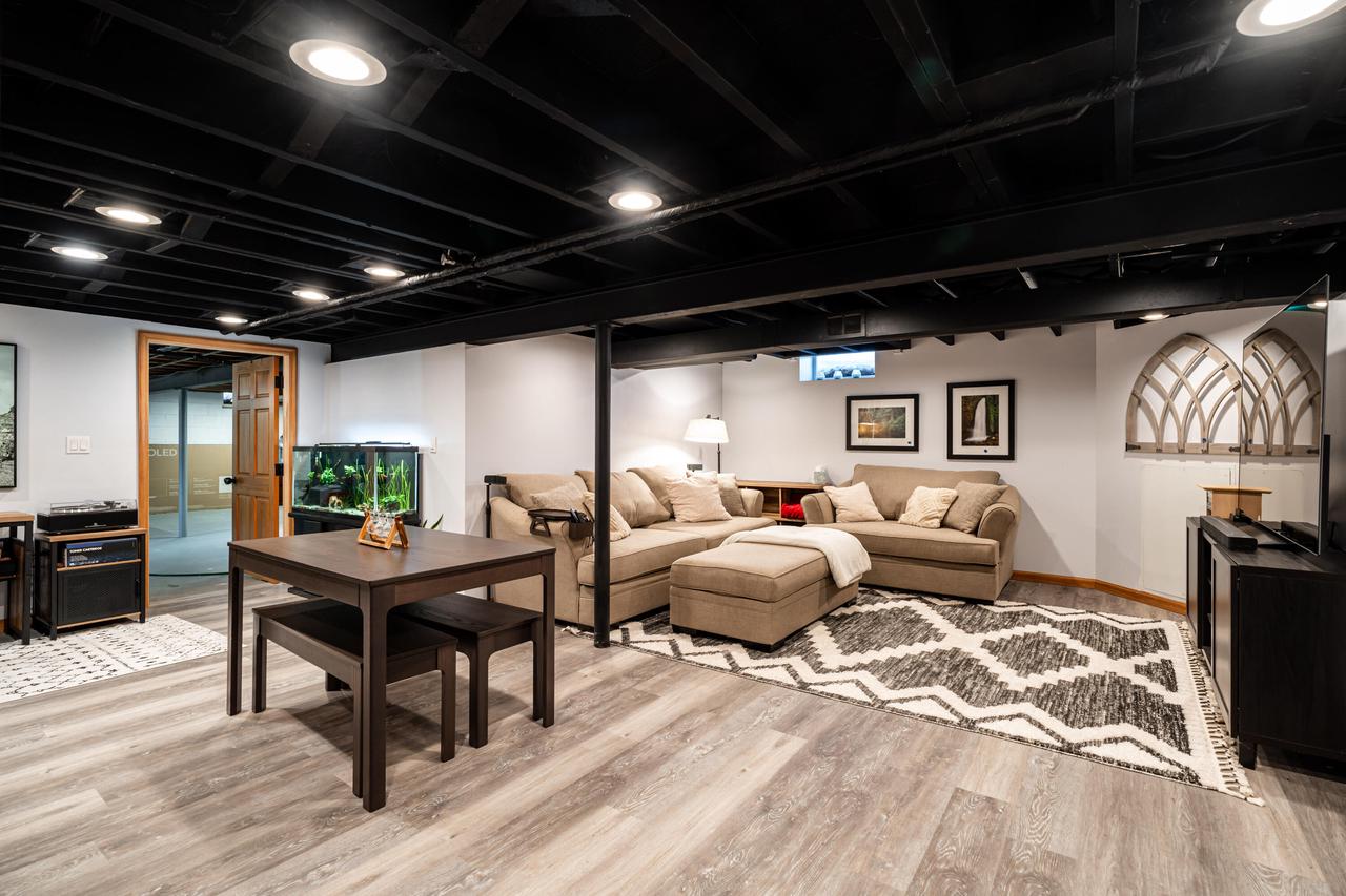 N90W17630 Saint Stevens DRIVE