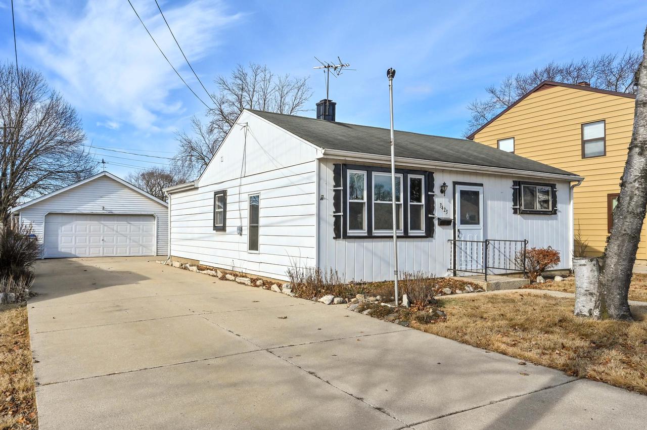 3423 South 65th STREET