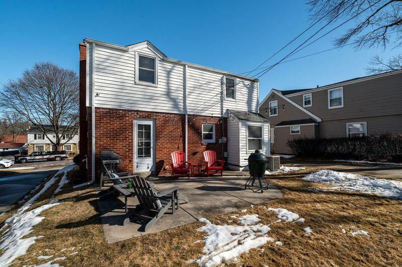 2557 North 95th STREET