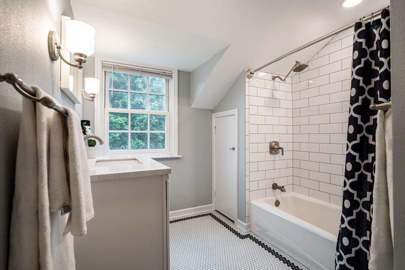 2557 North 95th STREET