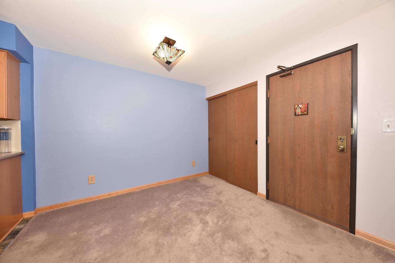 4417 South Greenridge CIRCLE B