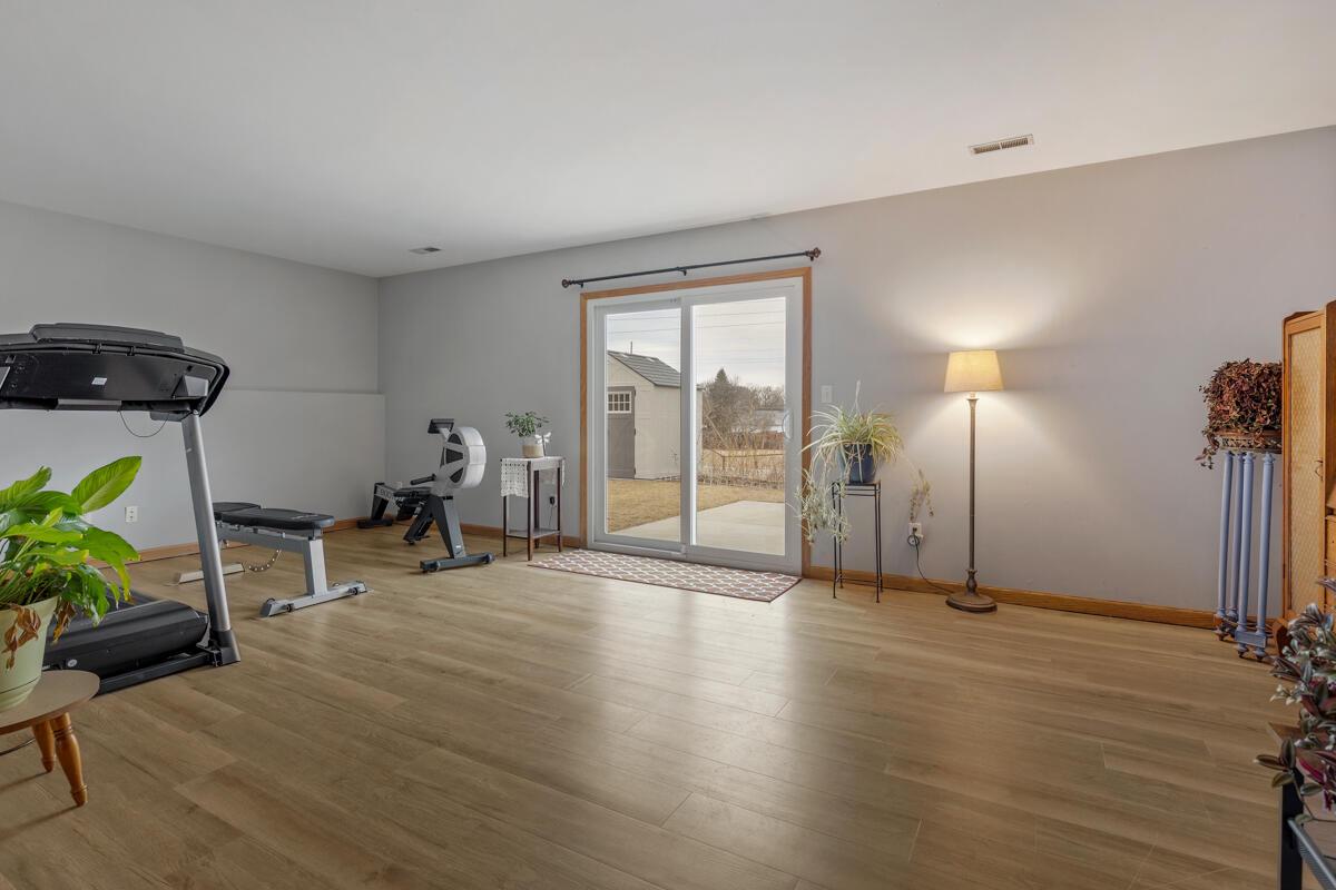 8050 West Plainfield AVENUE