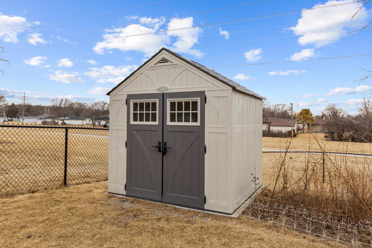 8050 West Plainfield AVENUE