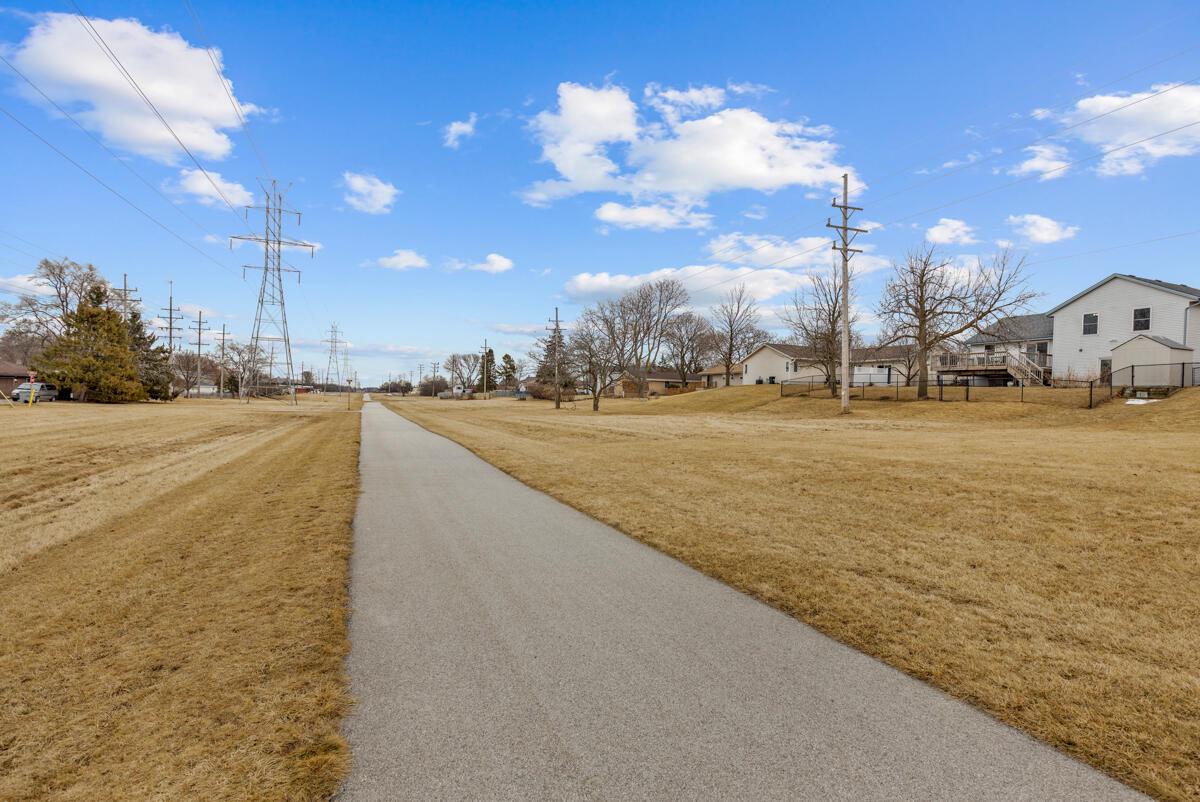 8050 West Plainfield AVENUE