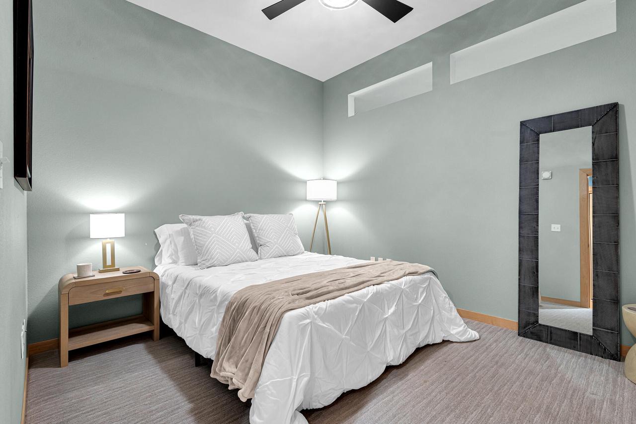 106 West Seeboth STREET 505