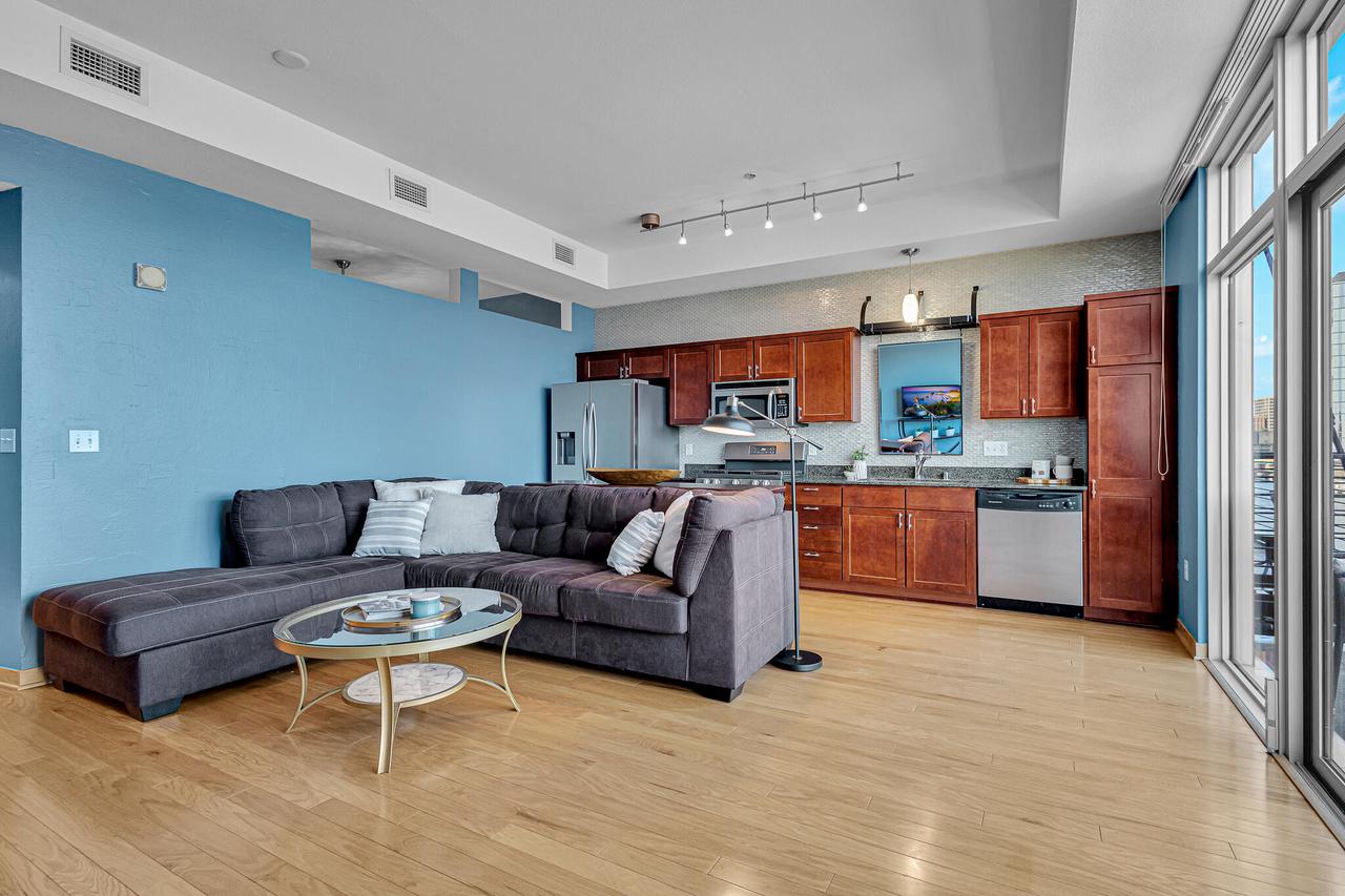 106 West Seeboth STREET 505