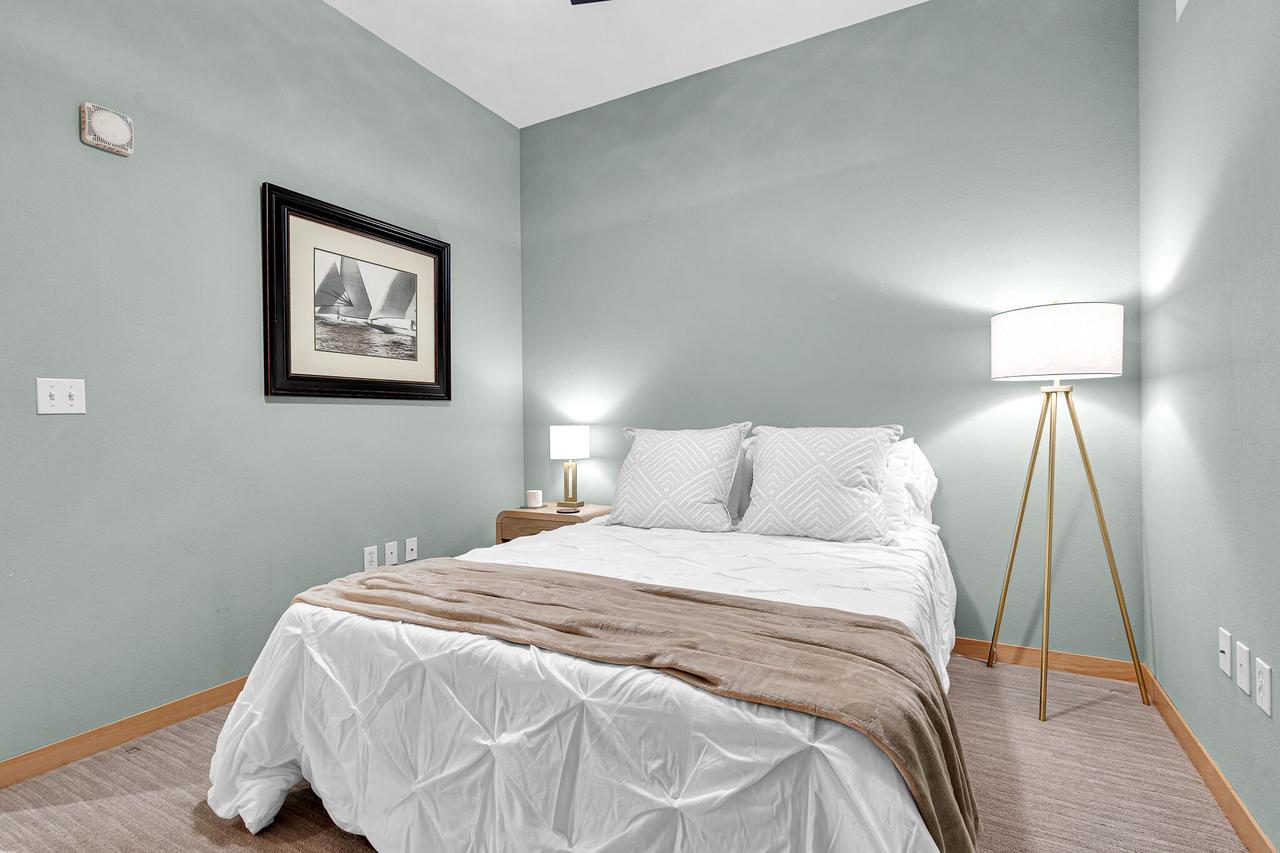 106 West Seeboth STREET 505