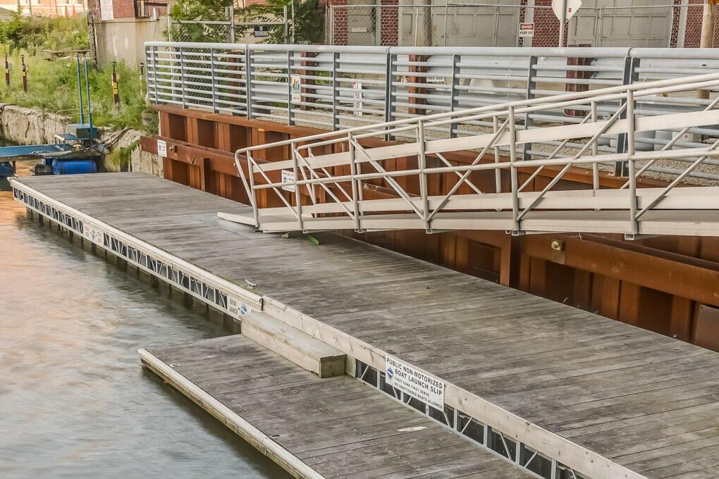 106 West Seeboth STREET 505