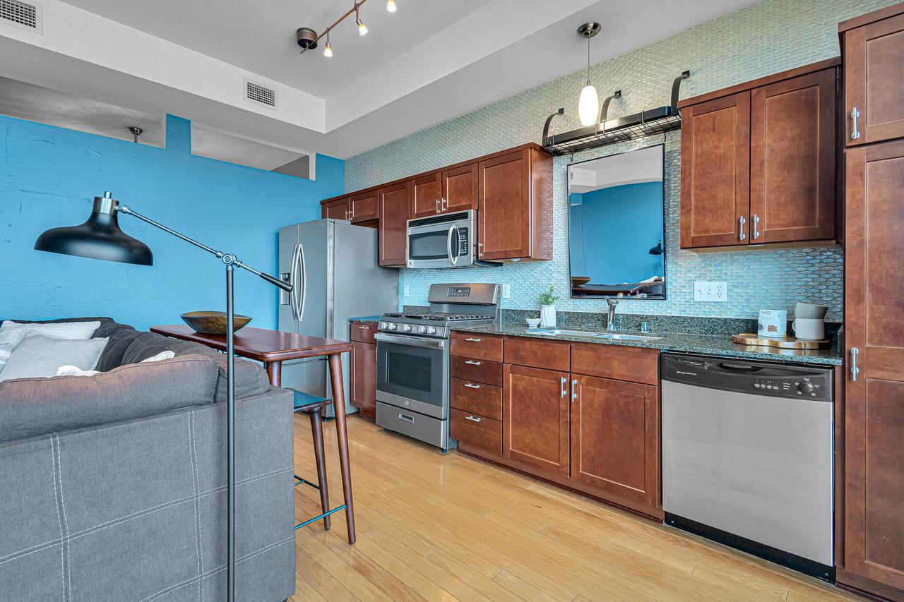 106 West Seeboth STREET 505