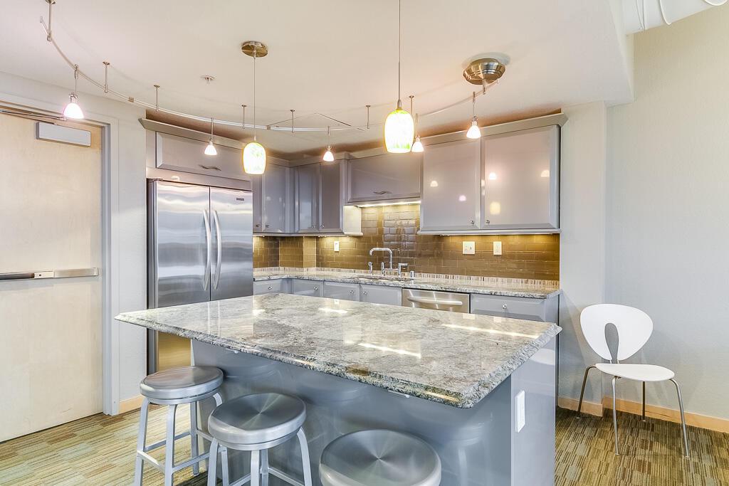 106 West Seeboth STREET 505