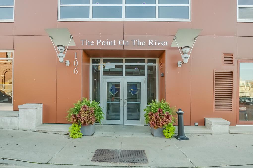 106 West Seeboth STREET 505