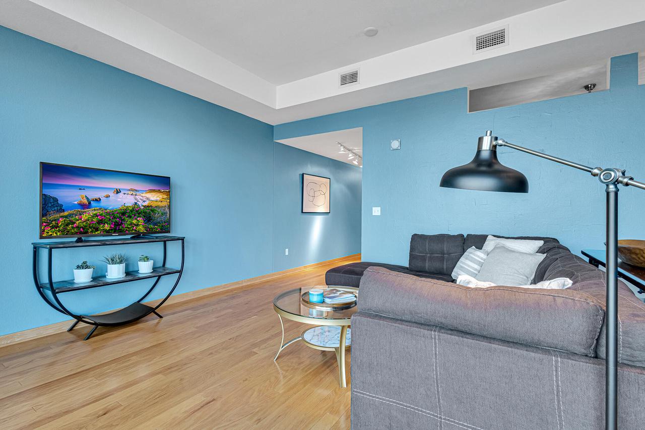 106 West Seeboth STREET 505