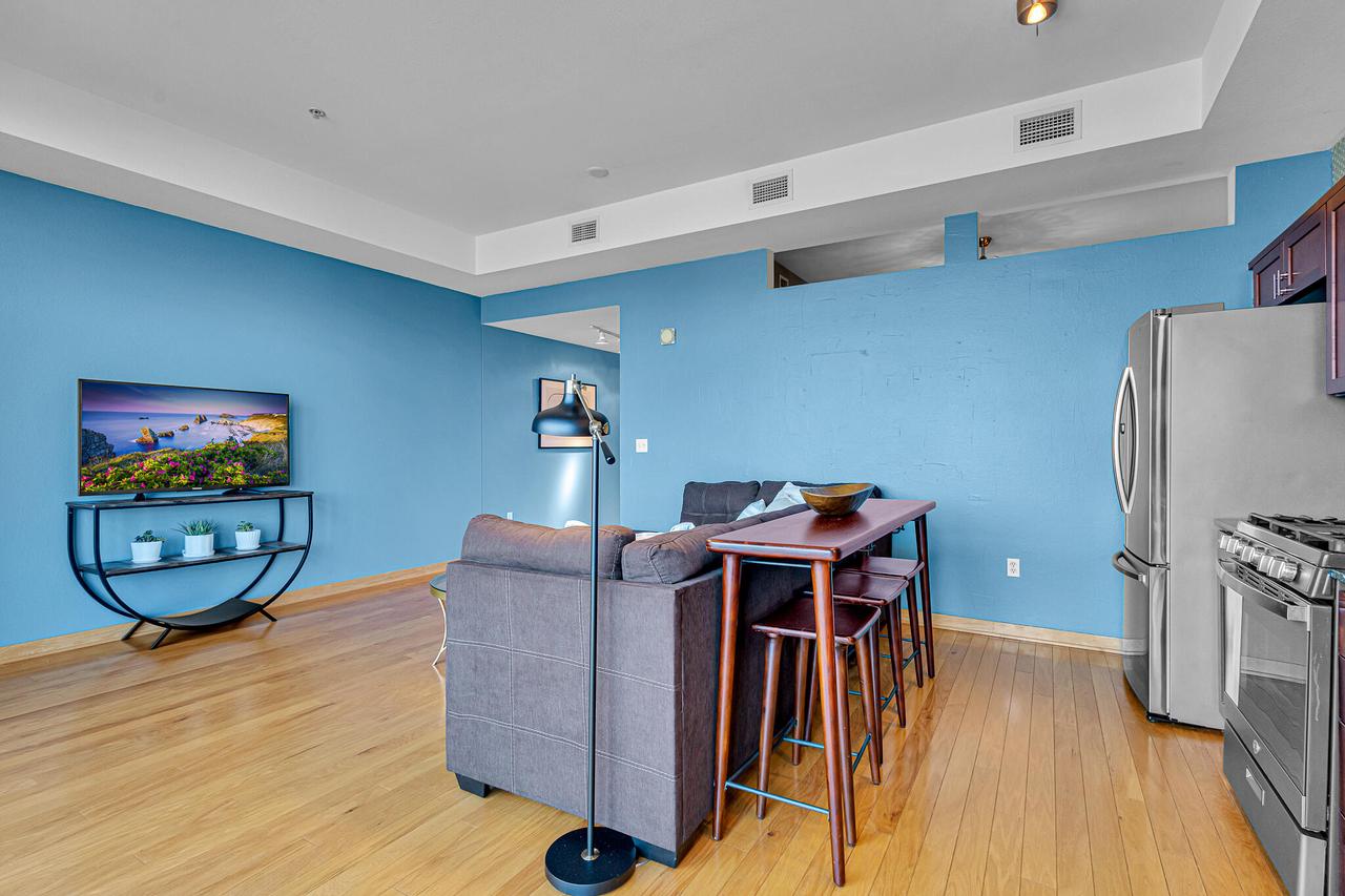 106 West Seeboth STREET 505