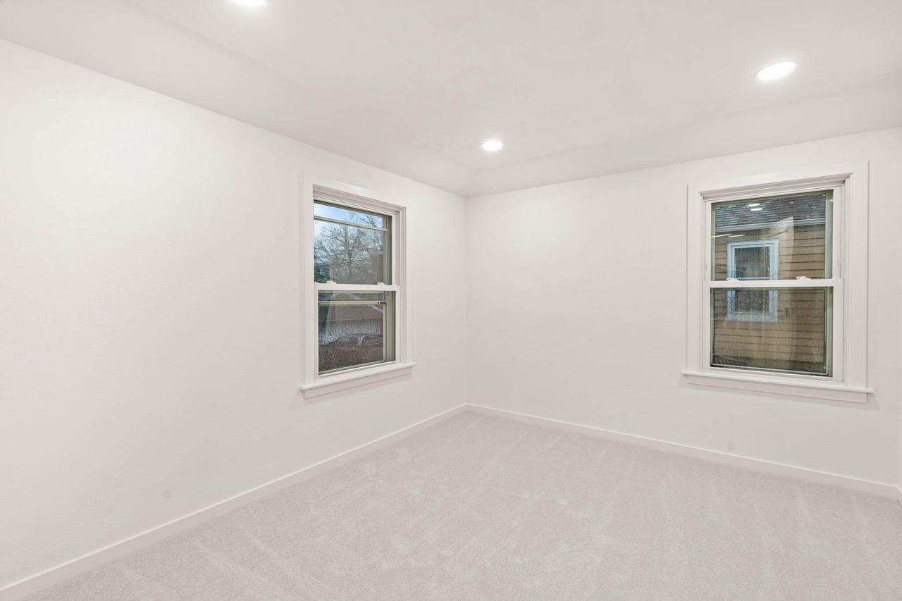 1742 East Eden PLACE