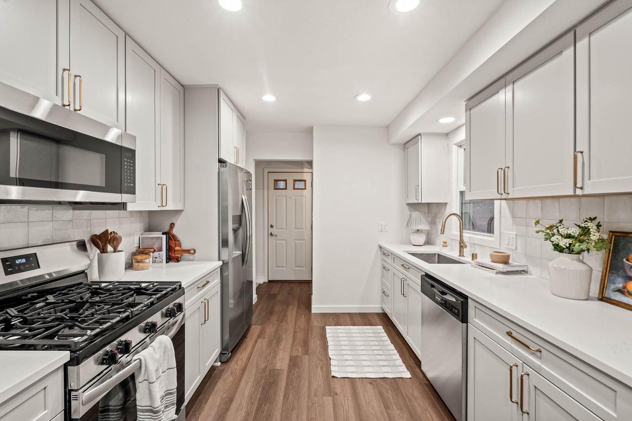 1742 East Eden PLACE