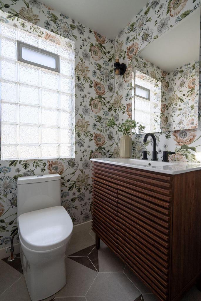 1742 East Eden PLACE