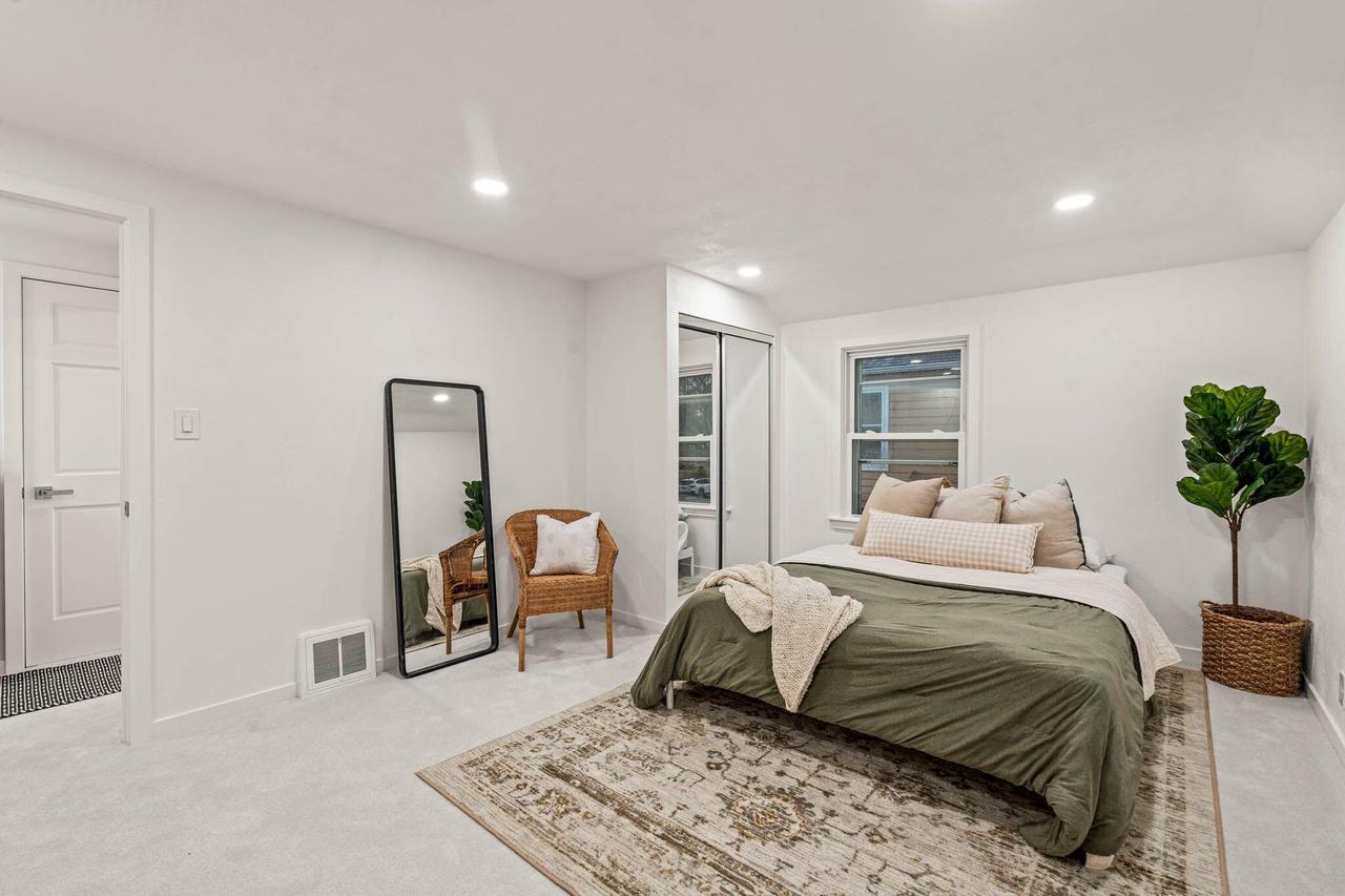 1742 East Eden PLACE