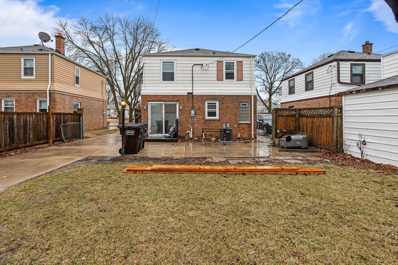 1742 East Eden PLACE