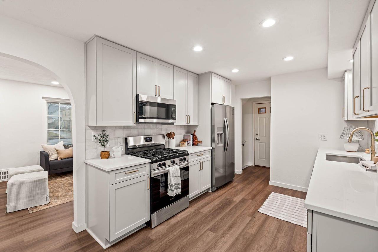 1742 East Eden PLACE