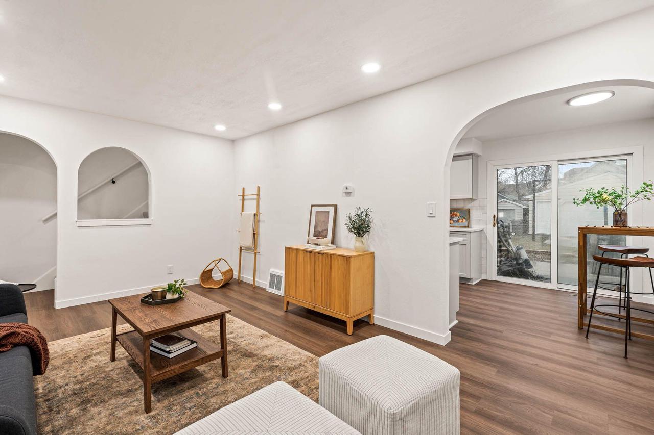 1742 East Eden PLACE