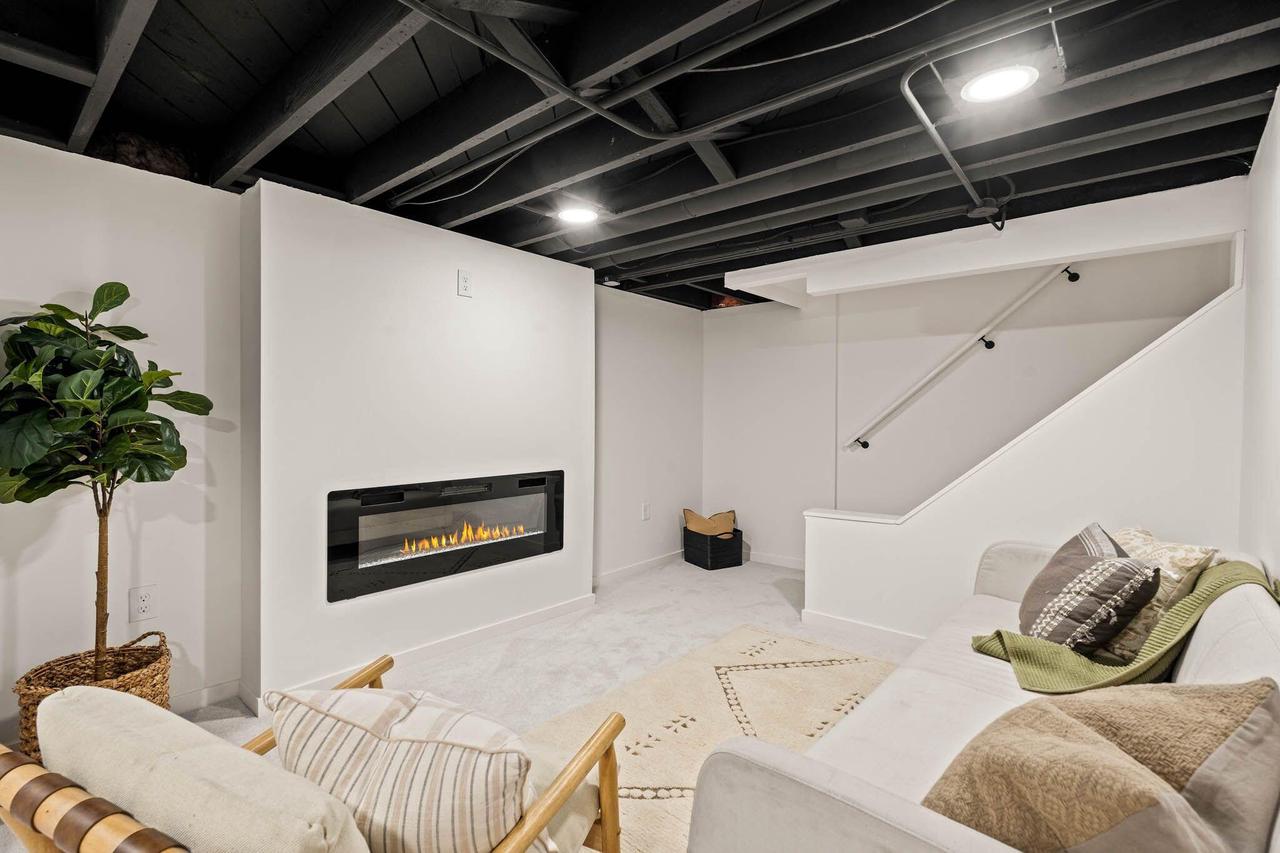 1742 East Eden PLACE