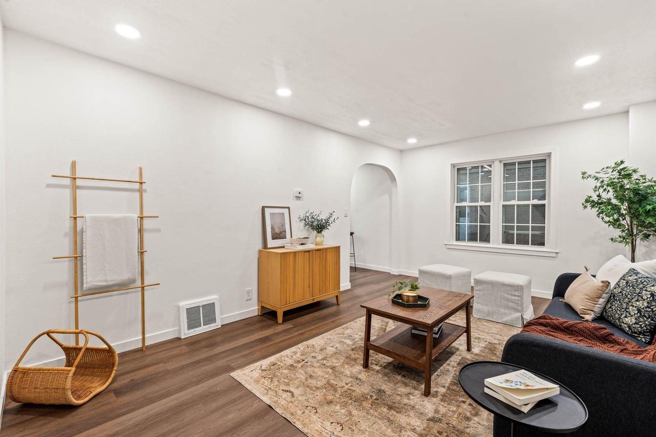 1742 East Eden PLACE