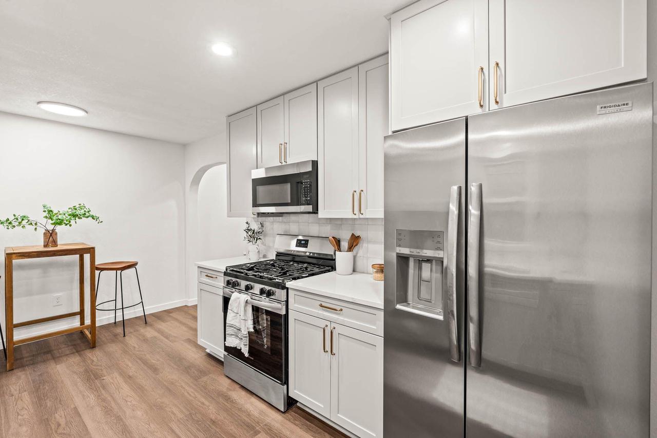 1742 East Eden PLACE