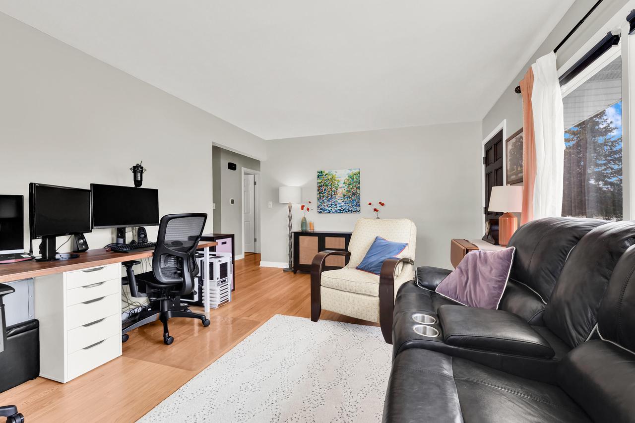 3715 West Acre AVENUE