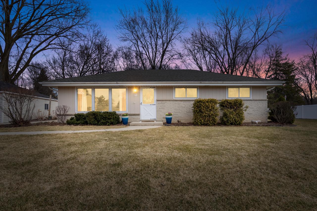 3715 West Acre AVENUE