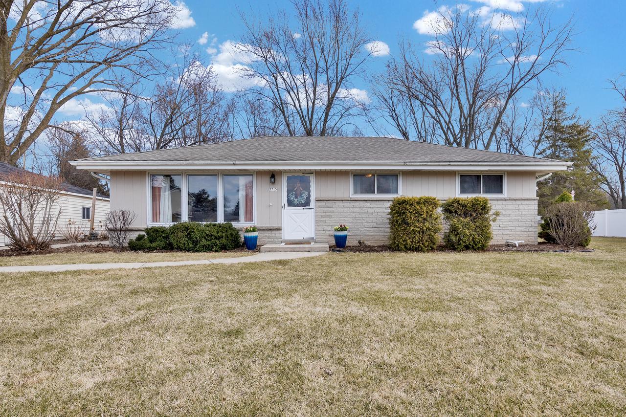 3715 West Acre AVENUE