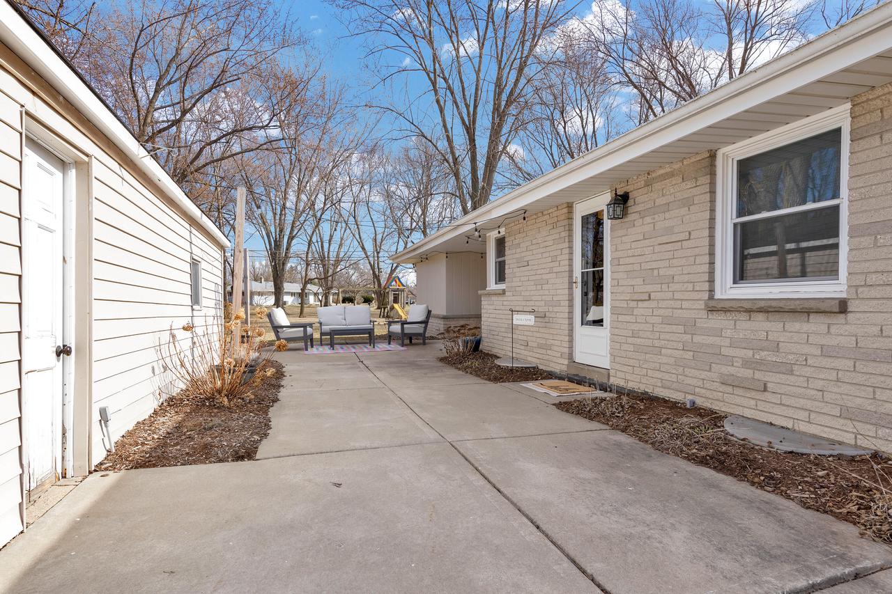 3715 West Acre AVENUE