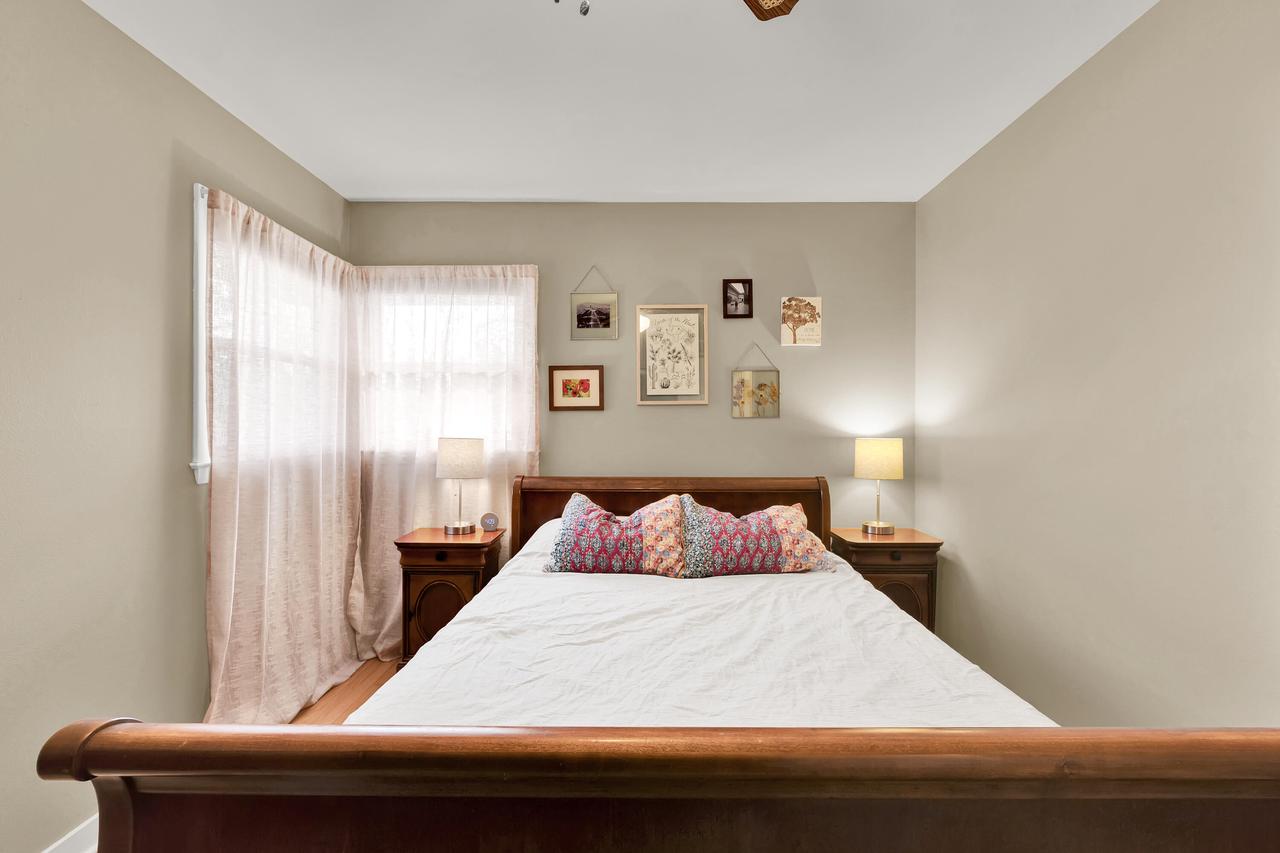 3715 West Acre AVENUE