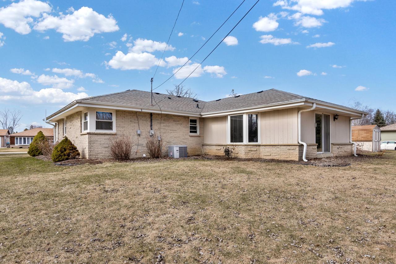 3715 West Acre AVENUE