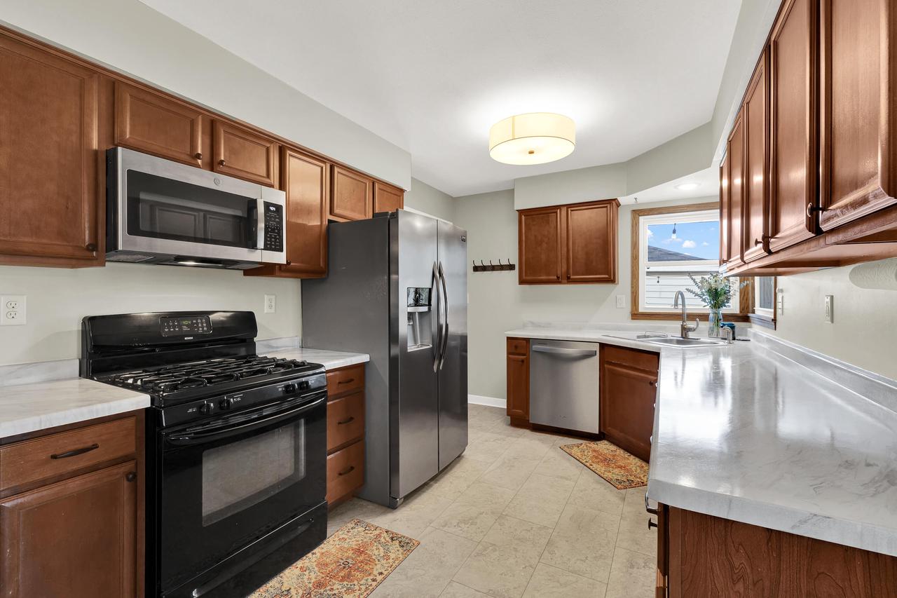 3715 West Acre AVENUE