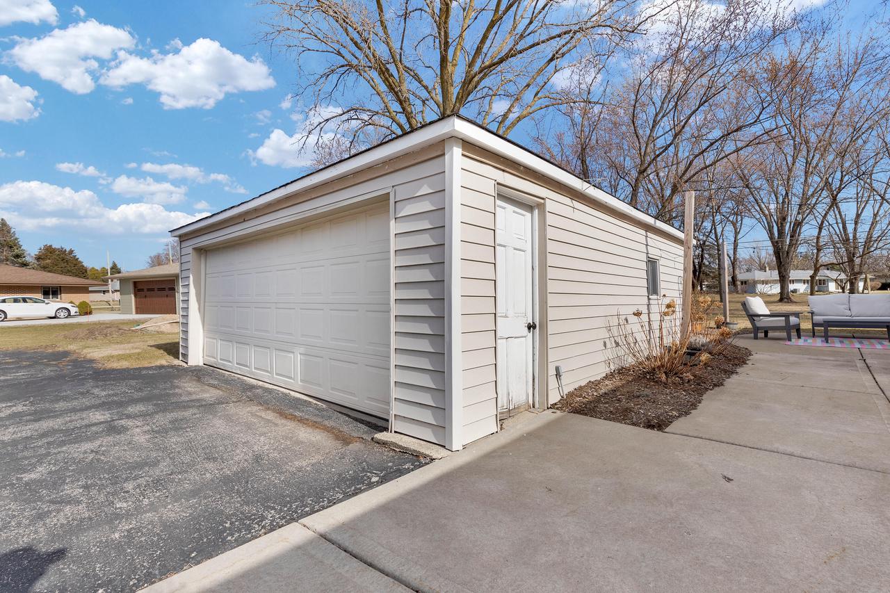 3715 West Acre AVENUE