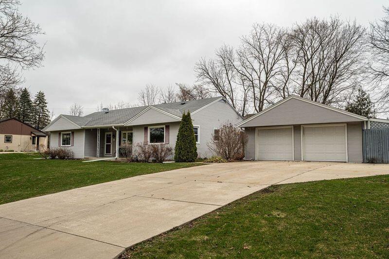 W179S6666 Ranch DRIVE