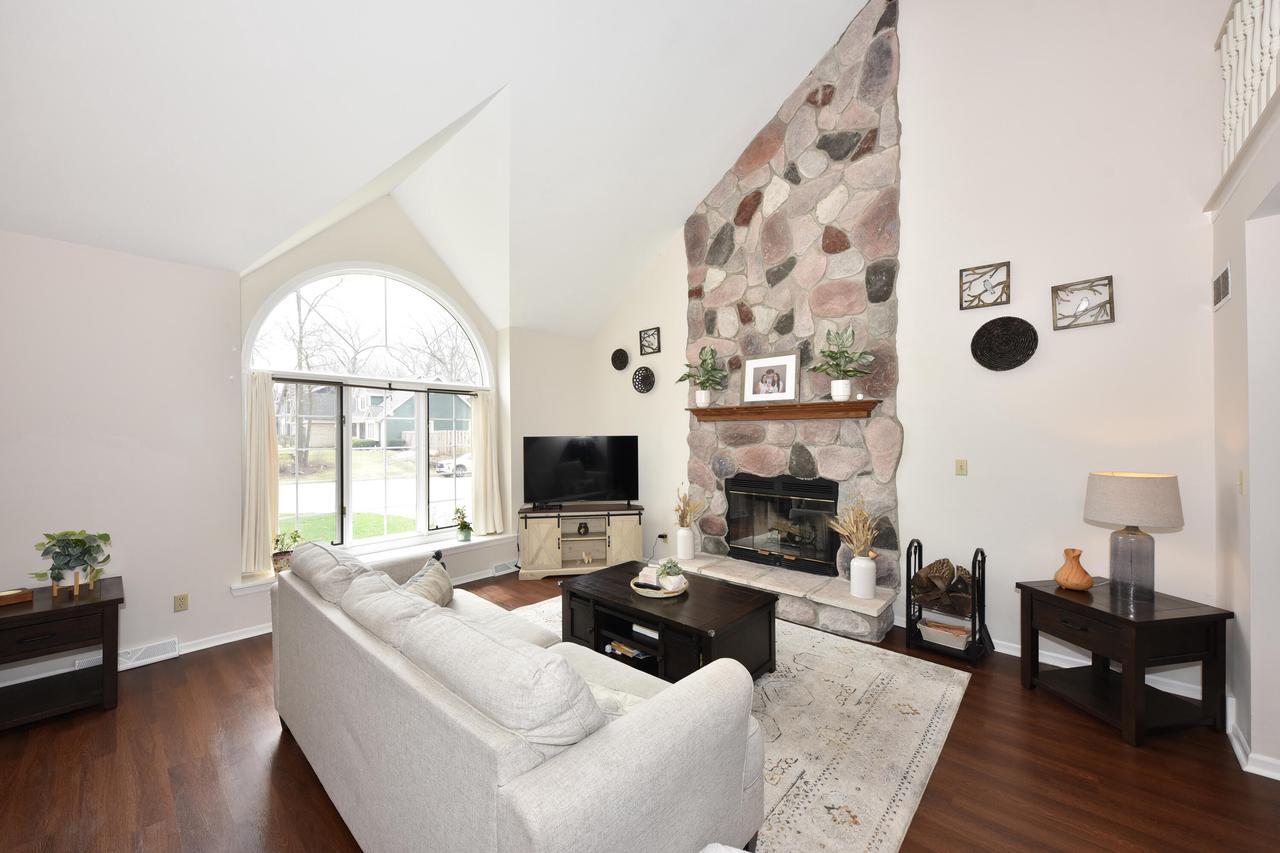 10300 West Rogers STREET