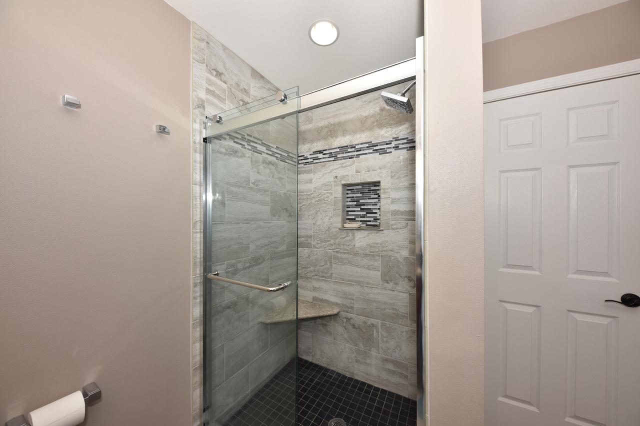 10300 West Rogers STREET