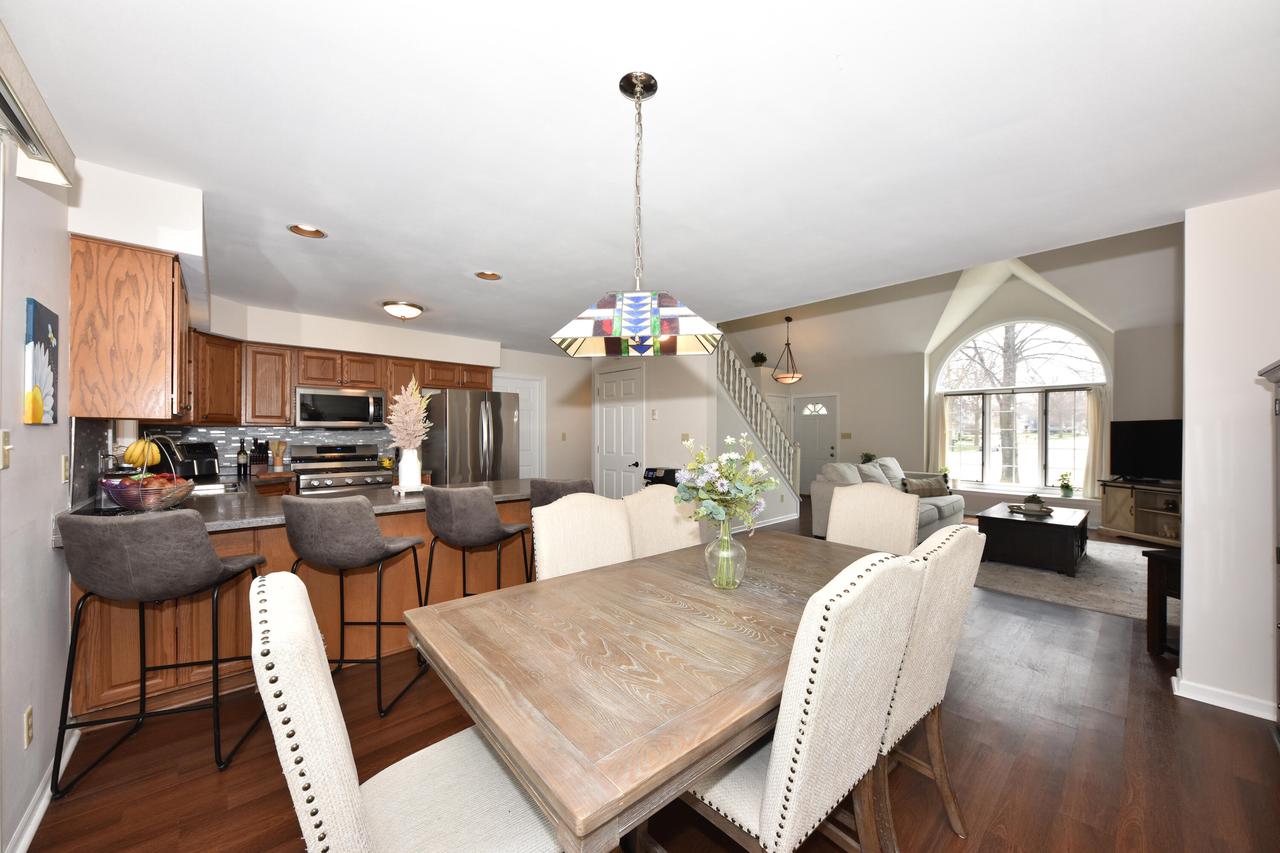 10300 West Rogers STREET