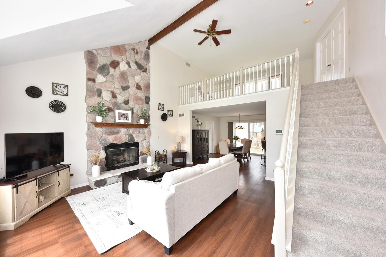 10300 West Rogers STREET