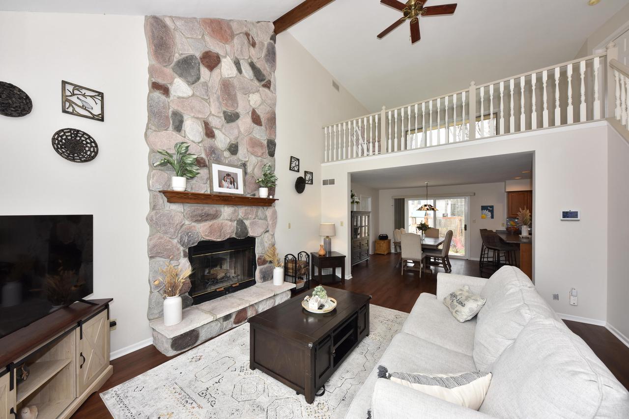 10300 West Rogers STREET