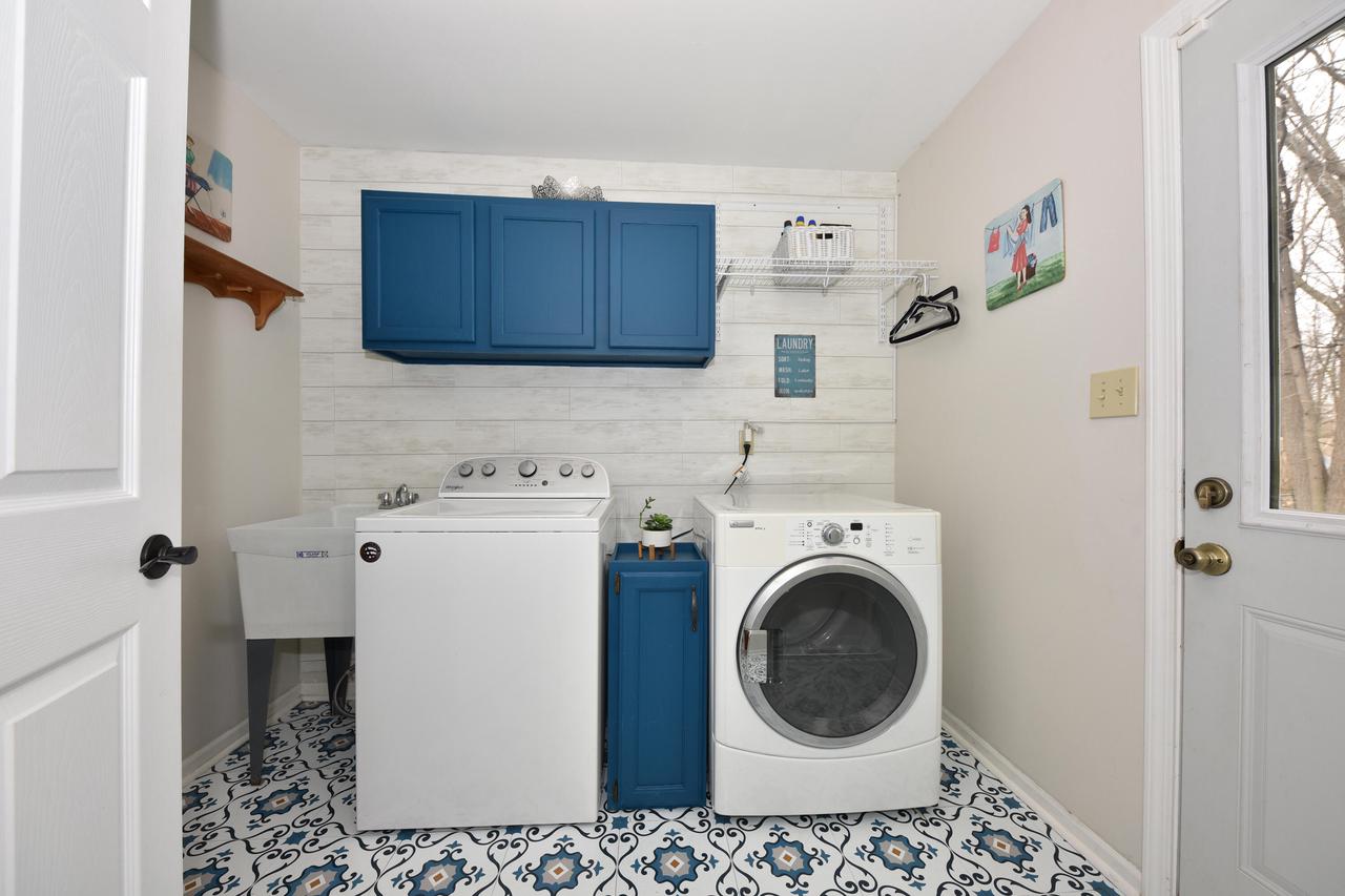 10300 West Rogers STREET