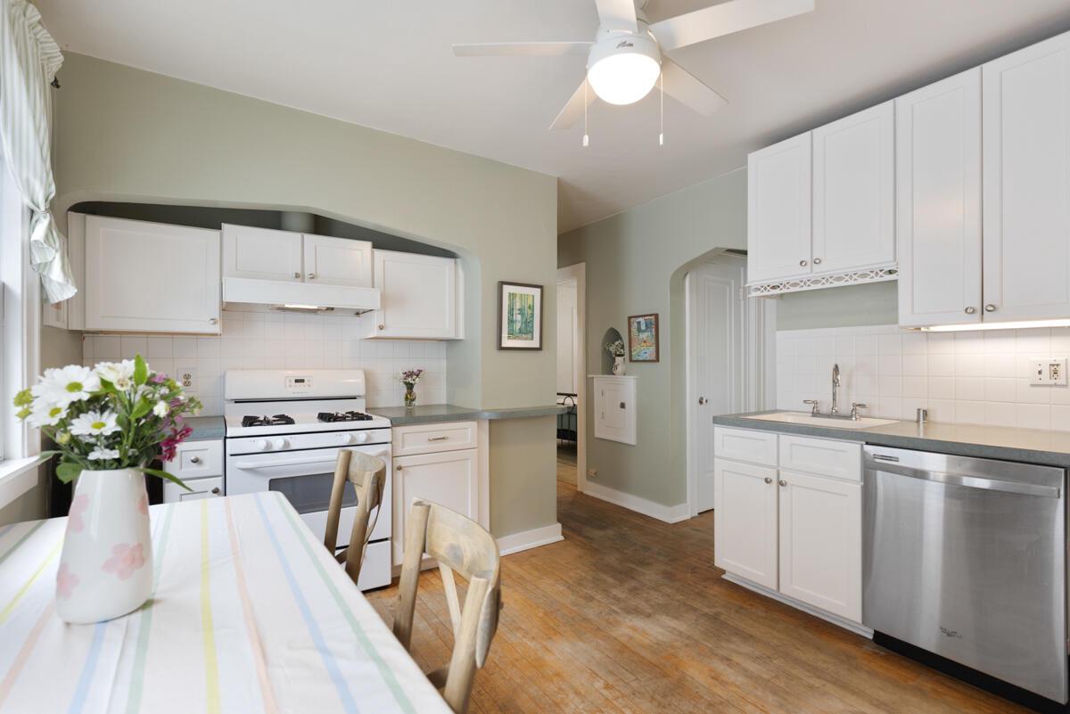 3272 South 15th PLACE